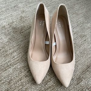 Brand new tan heels